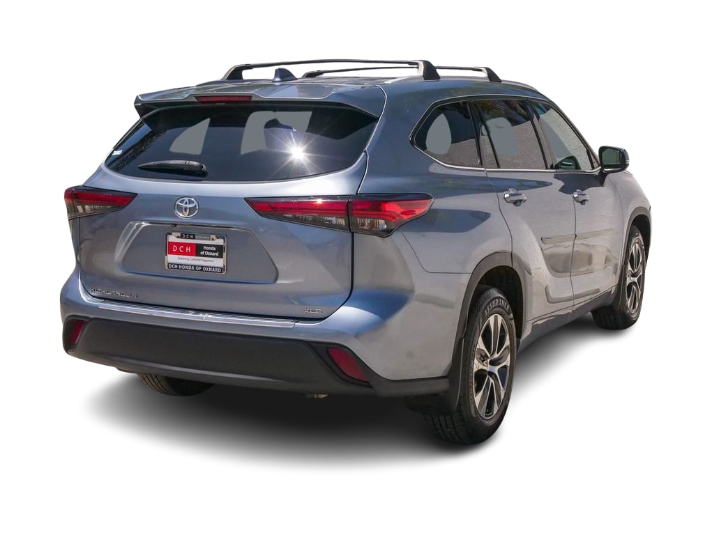 Thumbnail: 2022 Toyota Highlander - 16