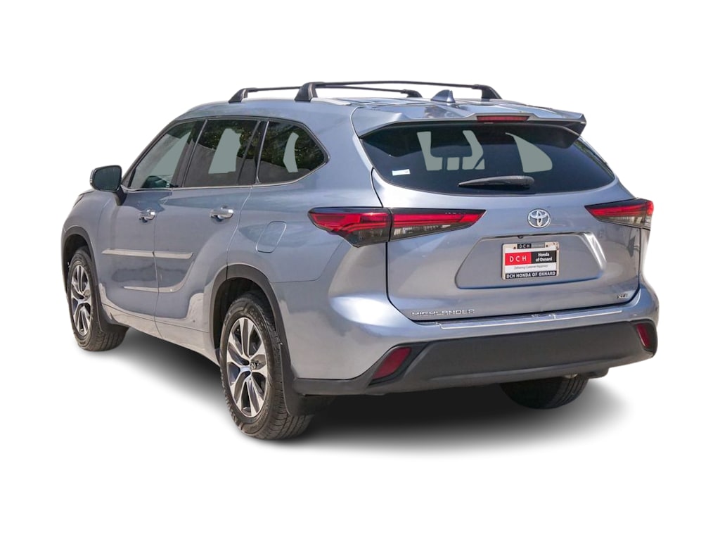 Thumbnail: 2022 Toyota Highlander - 3