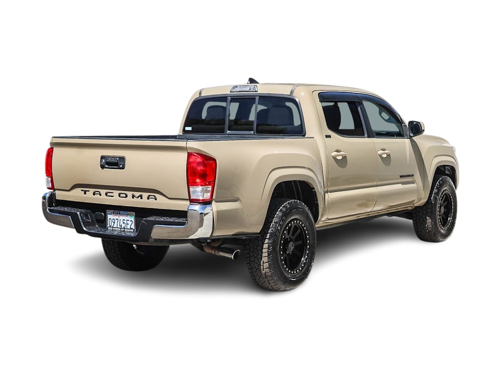 Thumbnail: 2017 Toyota Tacoma - 19