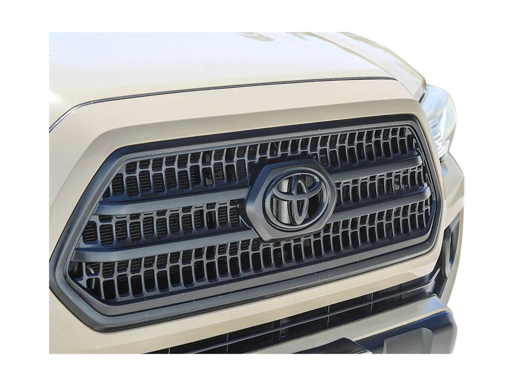 Thumbnail: 2017 Toyota Tacoma - 22