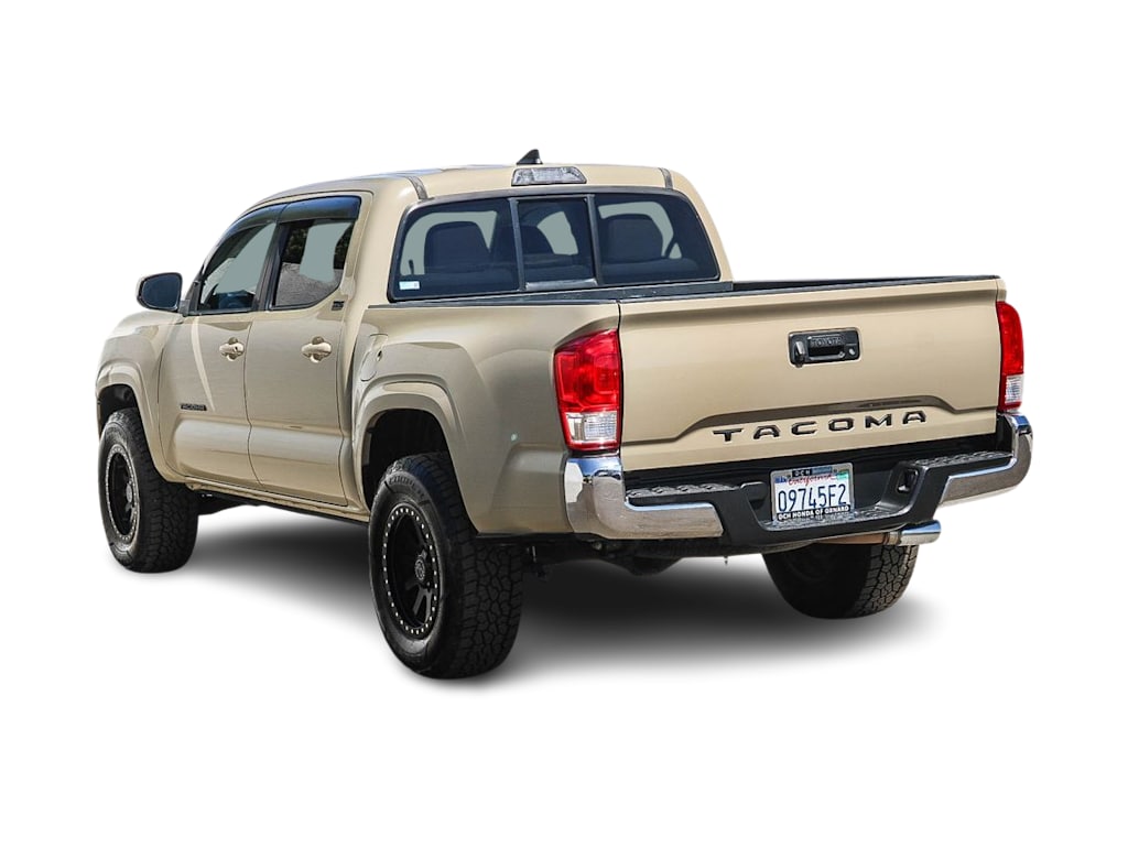 Thumbnail: 2017 Toyota Tacoma - 3
