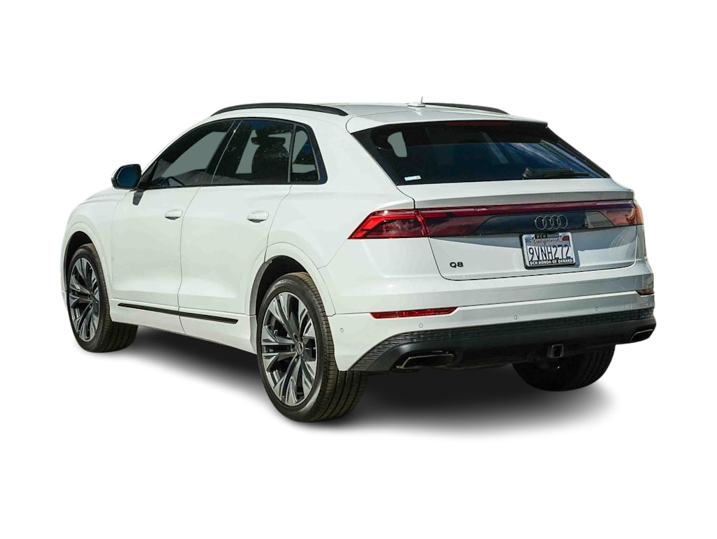 Thumbnail: 2023 Audi Q8 - 3