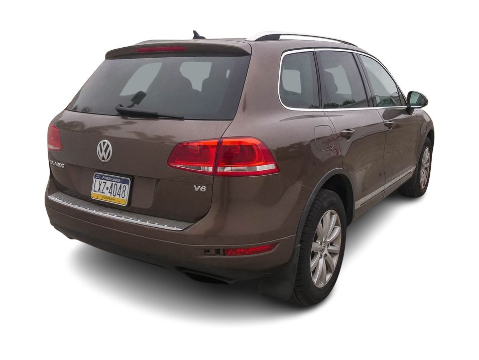 Thumbnail: 2012 Volkswagen Touareg - 10