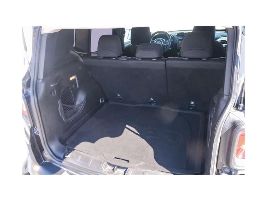 Thumbnail: 2018 Jeep Renegade - 15