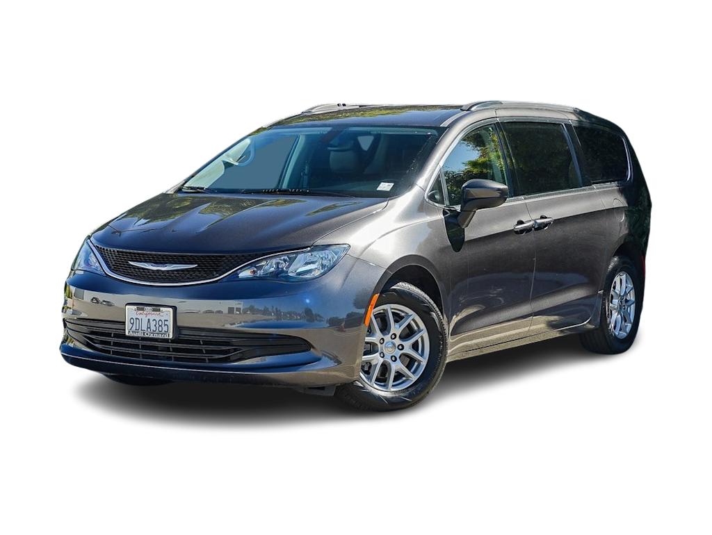 2020 Chrysler Voyager