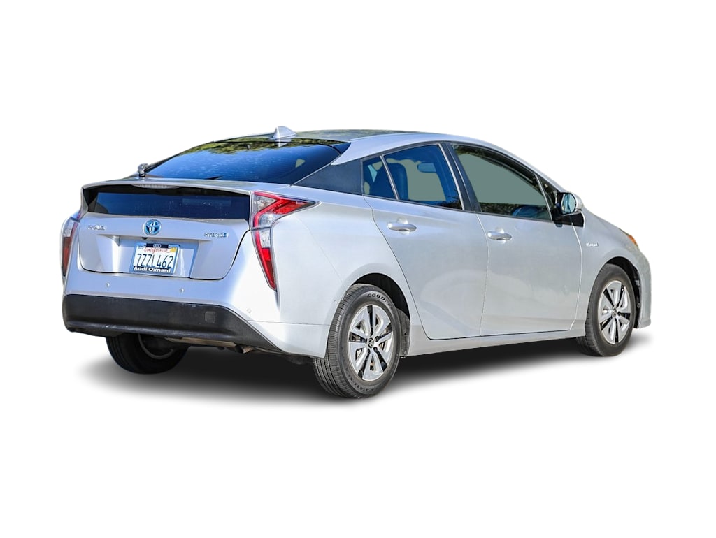 2017 Toyota Prius Four 18