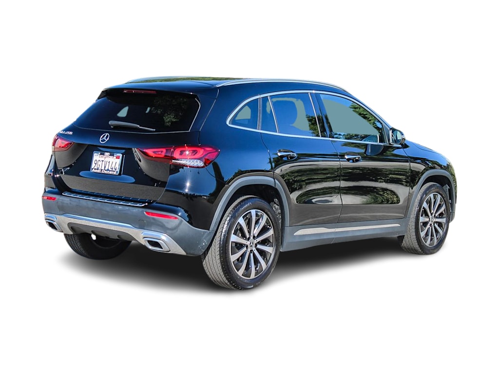 Thumbnail: 2023 Mercedes-Benz GLA - 17