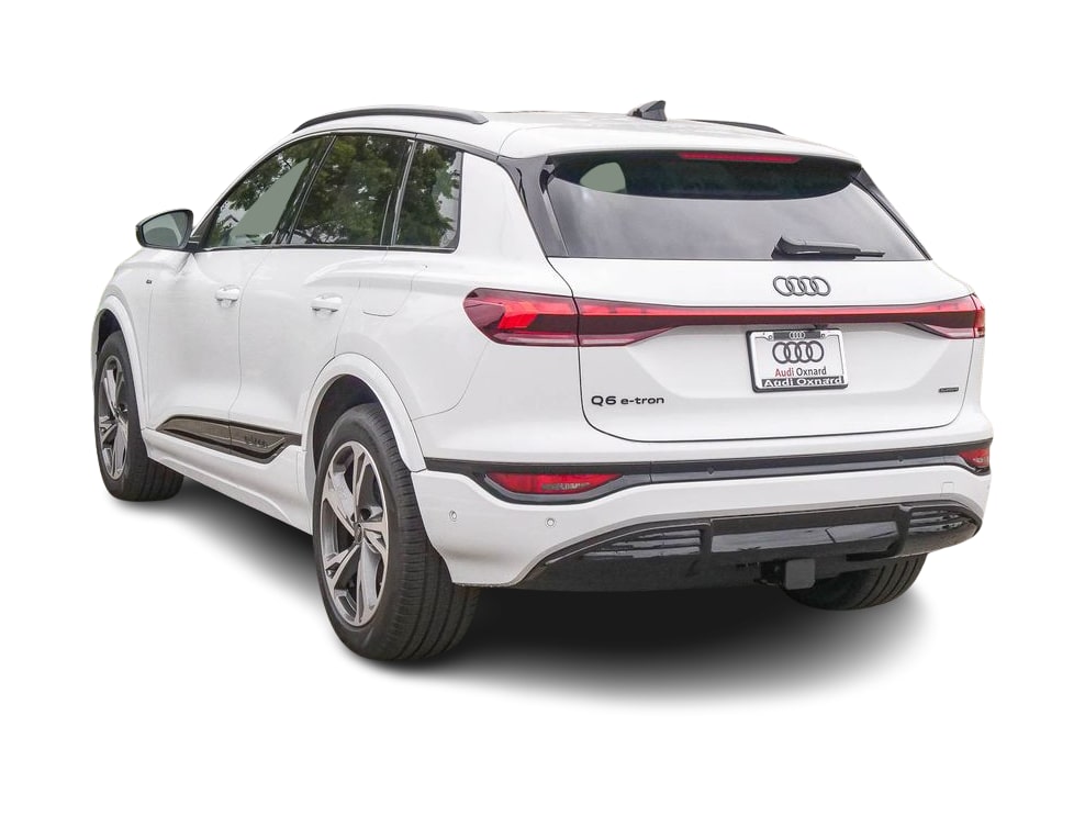 Thumbnail: 2027 Audi Q6 e-tron - 3
