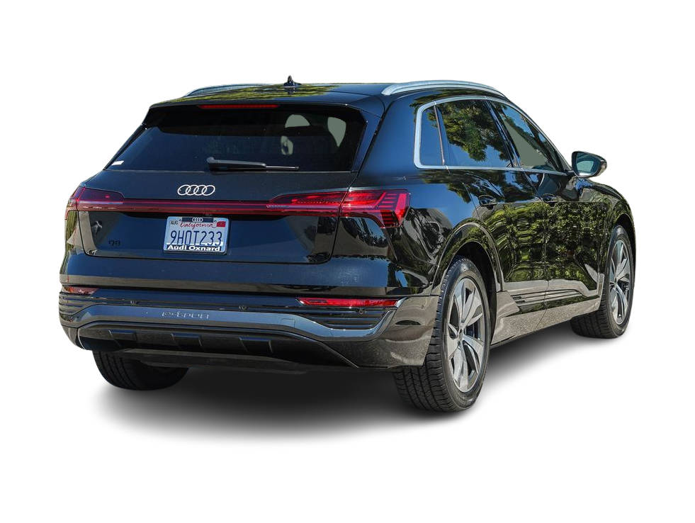 Thumbnail: 2024 Audi Q8 e-tron - 17