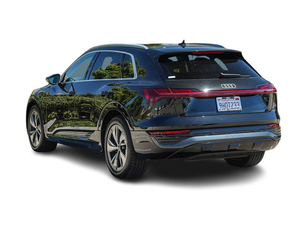 Thumbnail: 2024 Audi Q8 e-tron - 3
