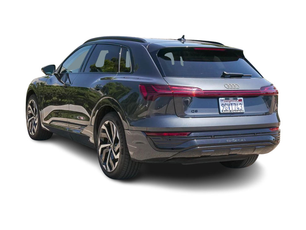 Thumbnail: 2024 Audi Q8 e-tron - 3