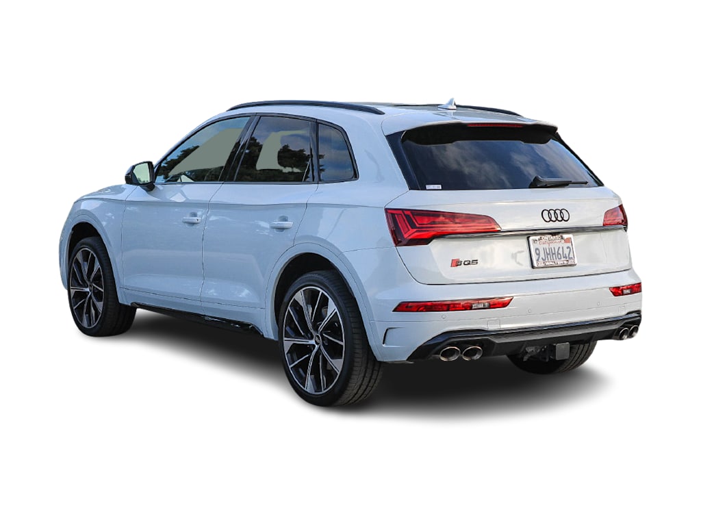 Thumbnail: 2023 Audi SQ5 - 3