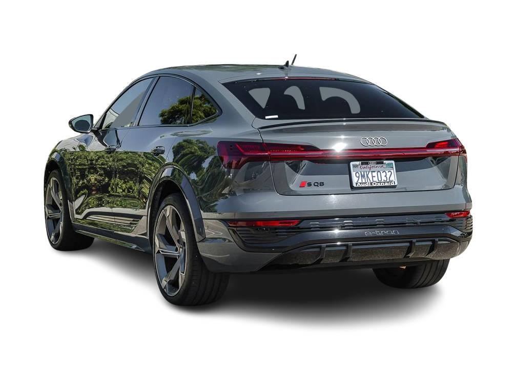Thumbnail: 2024 Audi SQ8 e-tron - 3