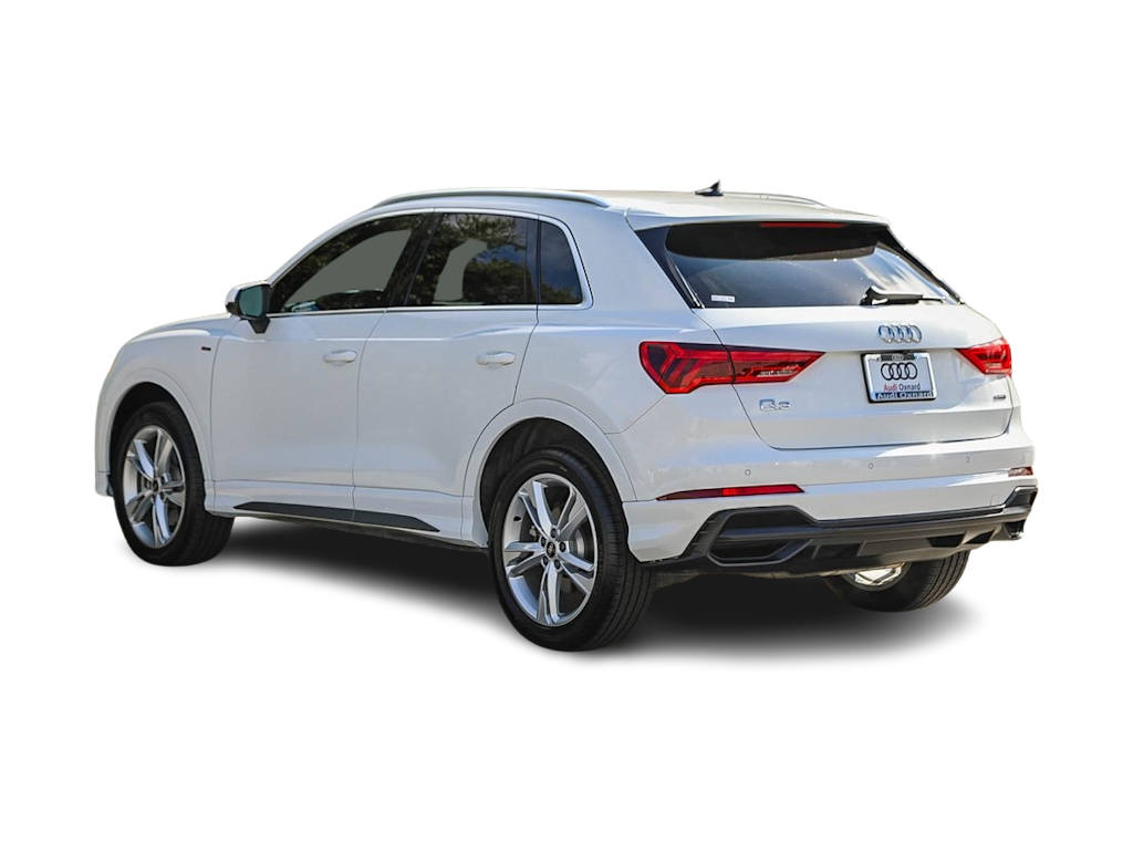 Thumbnail: 2022 Audi Q3 - 3