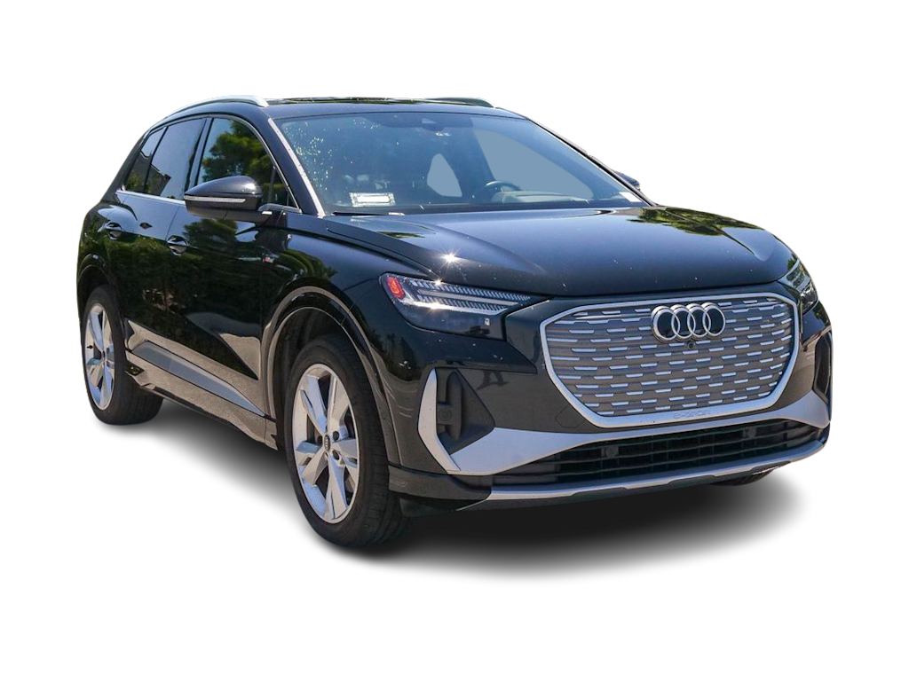 Thumbnail: 2023 Audi Q4 e-tron - 10