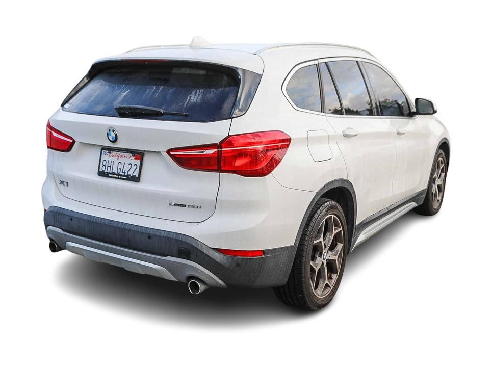 Thumbnail: 2018 BMW X1 - 10