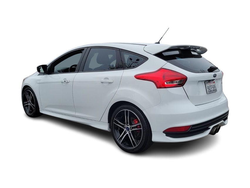 Thumbnail: 2017 Ford Focus - 4