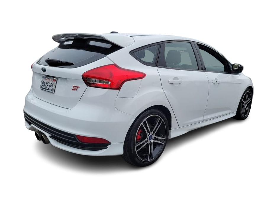 Thumbnail: 2017 Ford Focus - 17