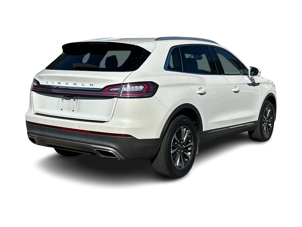 Thumbnail: 2023 Lincoln Nautilus - 8
