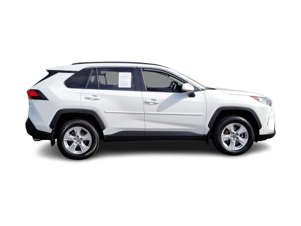 2019 Toyota RAV4 XLE 19