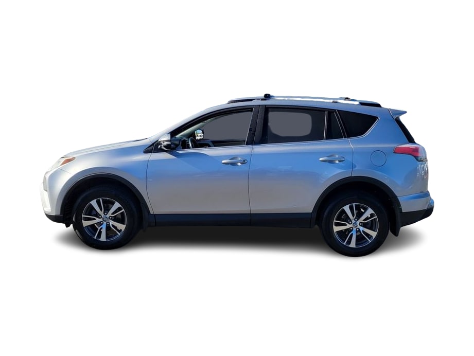 Thumbnail: 2016 Toyota RAV4 - 3