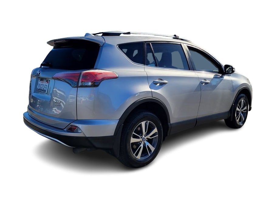 Thumbnail: 2016 Toyota RAV4 - 18