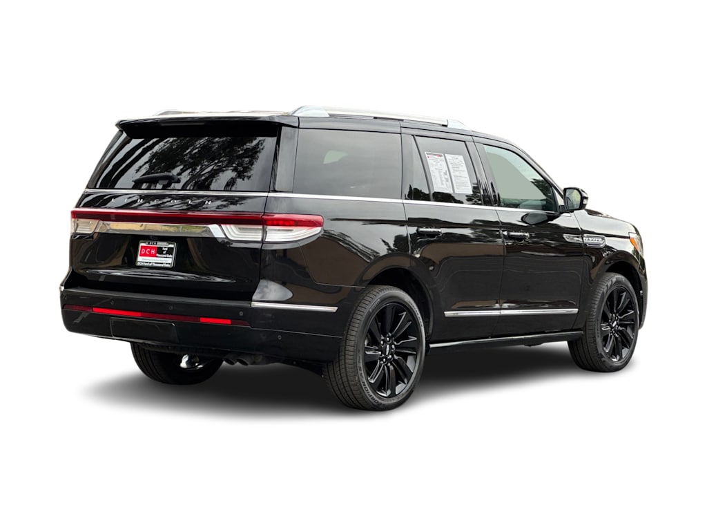 Thumbnail: 2022 Lincoln Navigator - 17
