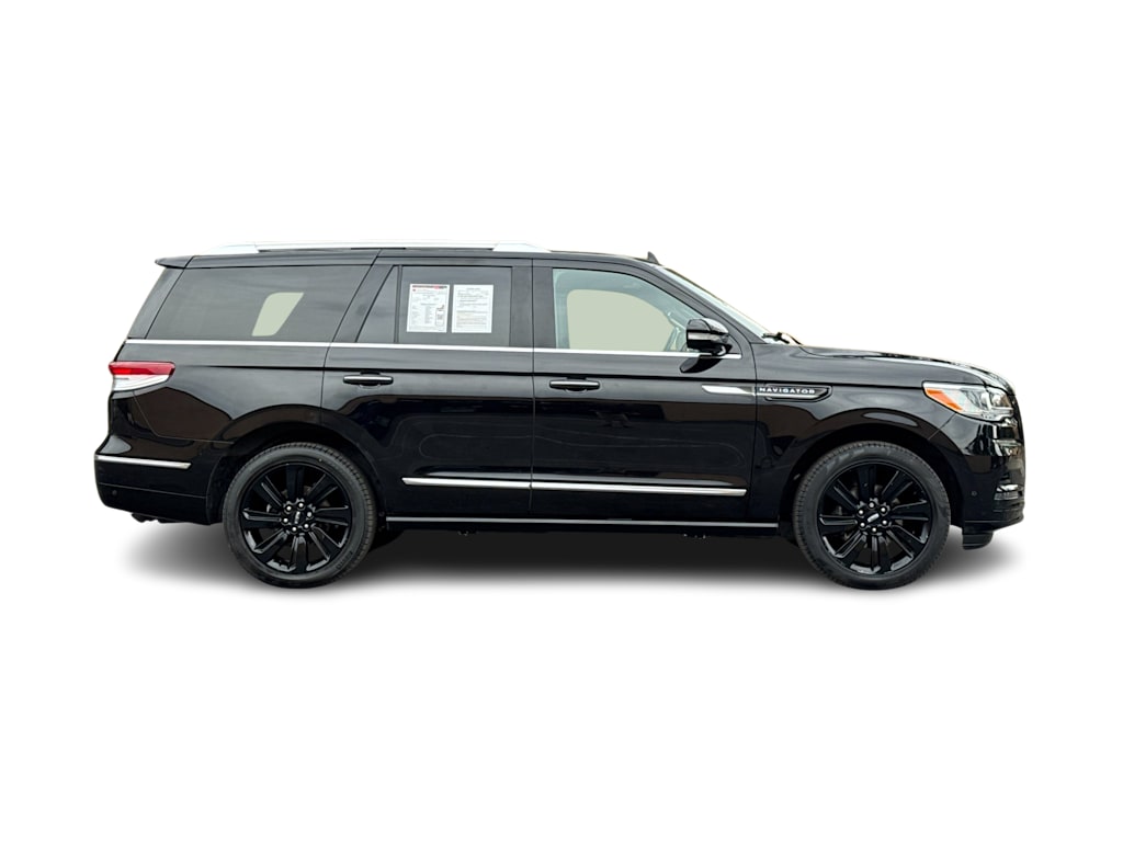 Thumbnail: 2022 Lincoln Navigator - 18