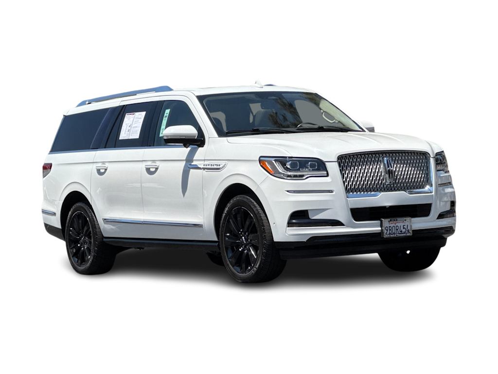 Thumbnail: 2022 Lincoln Navigator L - 19