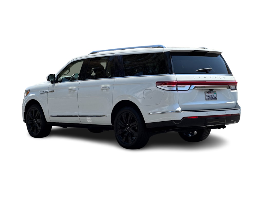 Thumbnail: 2022 Lincoln Navigator L - 4