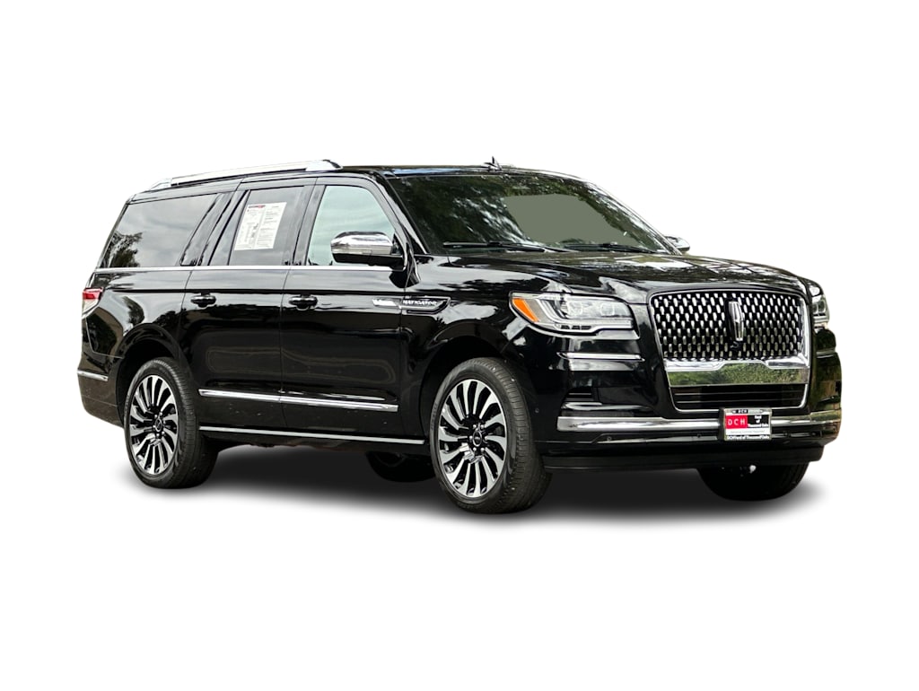 Thumbnail: 2022 Lincoln Navigator L - 17