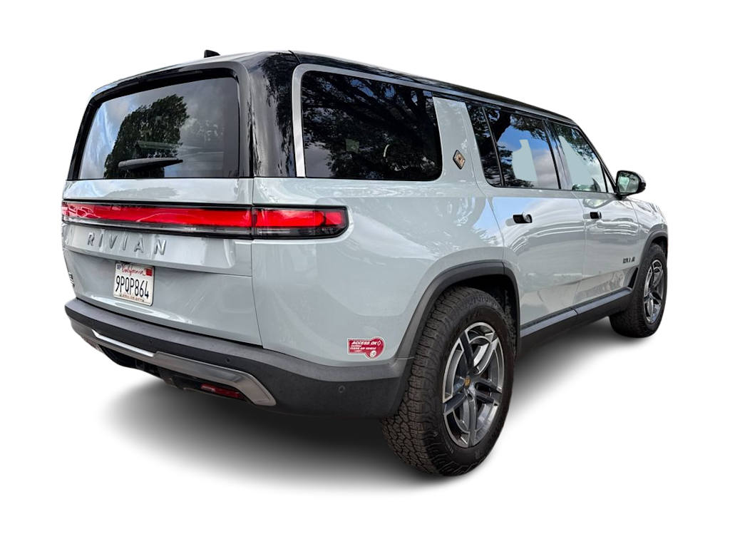 Thumbnail: 2025 Rivian R1S - 10