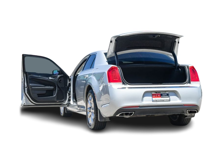 Thumbnail: 2019 Chrysler 300 - 15