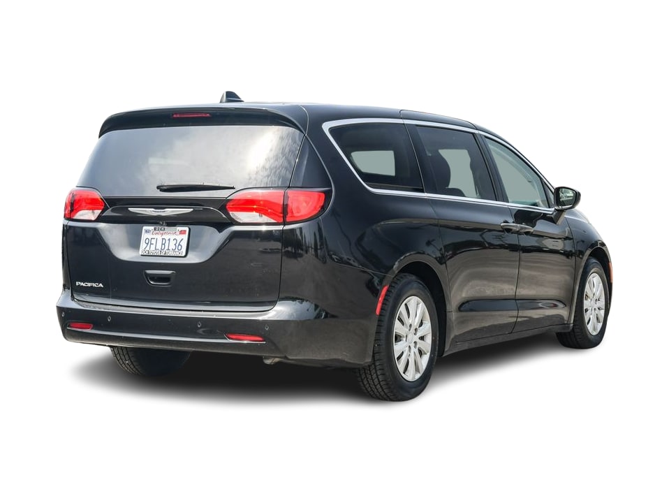 Thumbnail: 2019 Chrysler Pacifica - 20