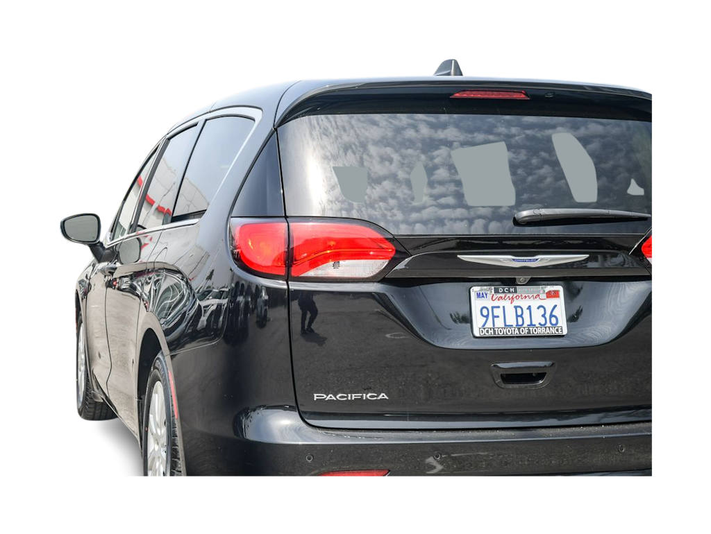 Thumbnail: 2019 Chrysler Pacifica - 3