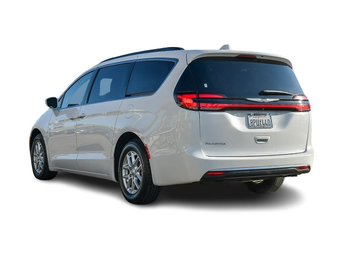 2022 Chrysler Pacifica Touring L 3