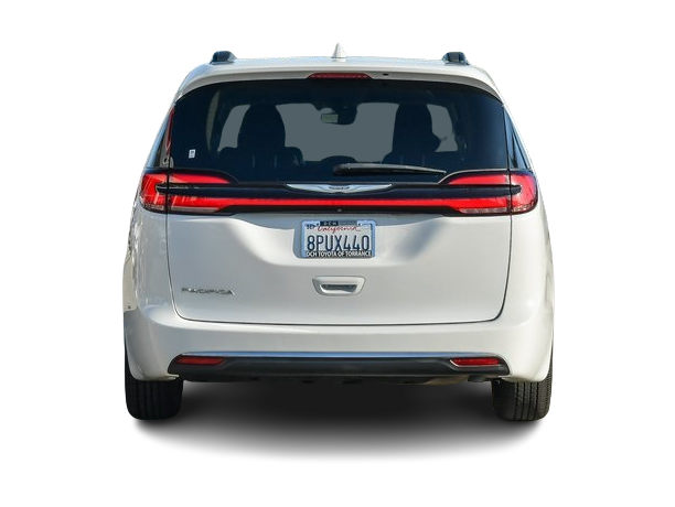 2022 Chrysler Pacifica Touring L 4