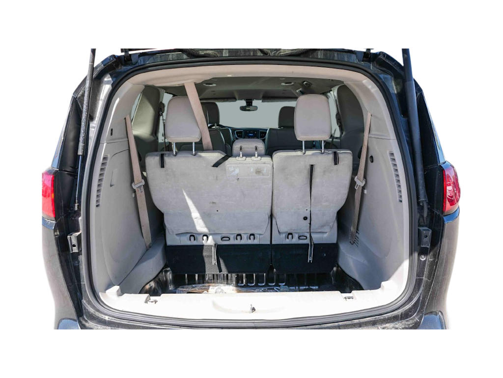 Thumbnail: 2021 Chrysler Voyager - 11