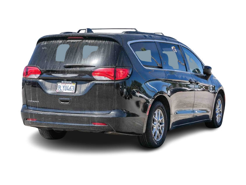 Thumbnail: 2021 Chrysler Voyager - 15