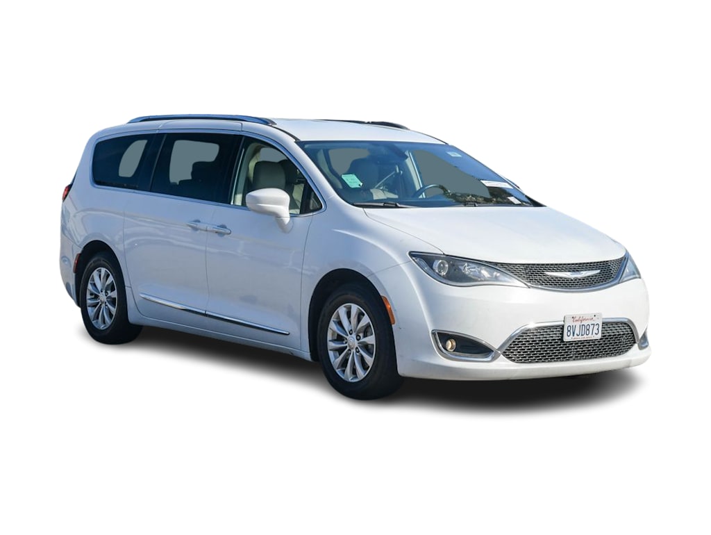 Thumbnail: 2018 Chrysler Pacifica - 16