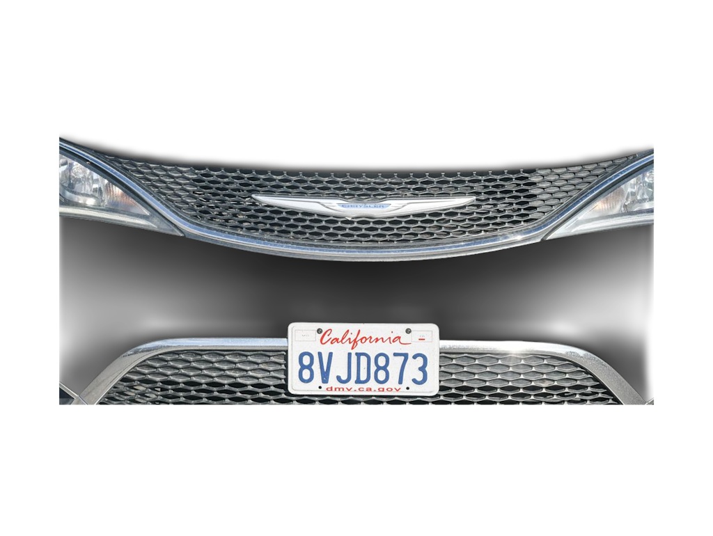 Thumbnail: 2018 Chrysler Pacifica - 18
