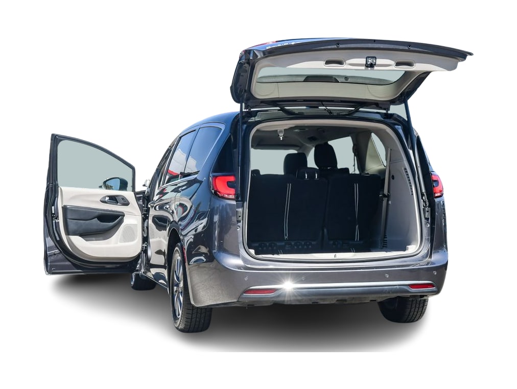 Thumbnail: 2023 Chrysler Pacifica - 16