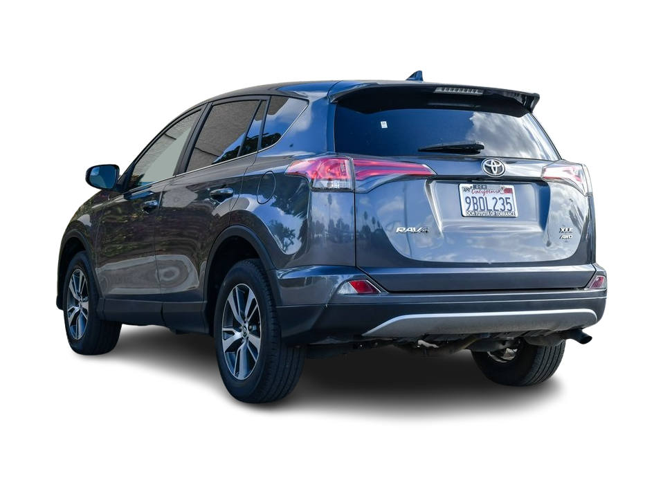 Thumbnail: 2018 Toyota RAV4 - 3