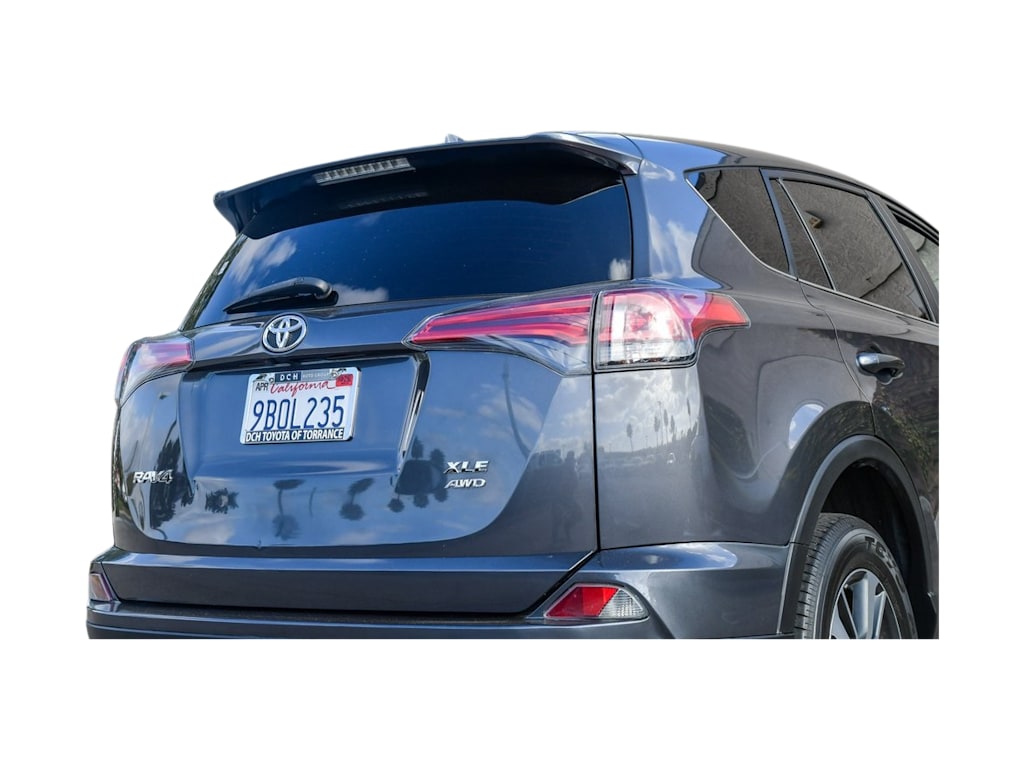 Thumbnail: 2018 Toyota RAV4 - 22