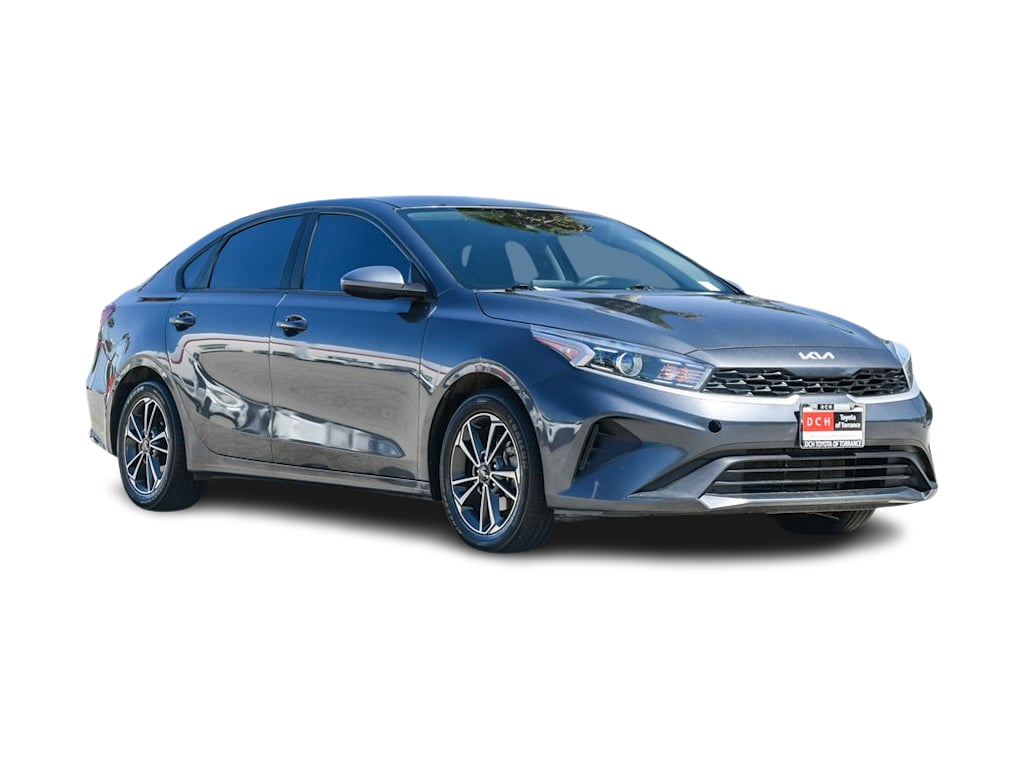 Thumbnail: 2022 Kia Forte - 16