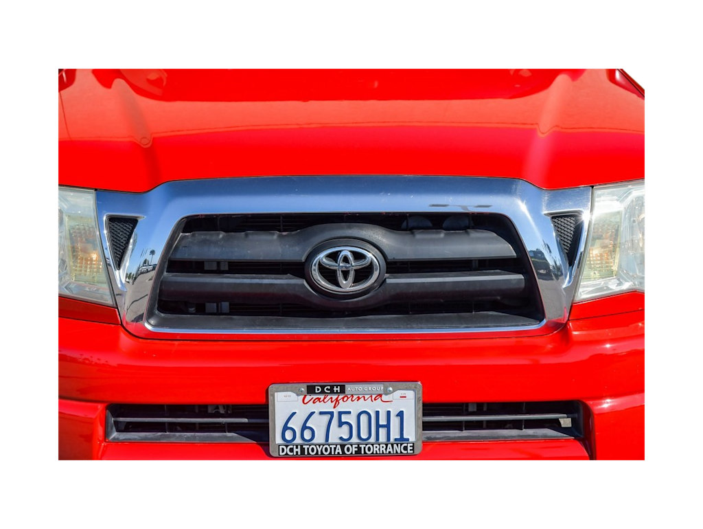 Thumbnail: 2006 Toyota Tacoma - 18