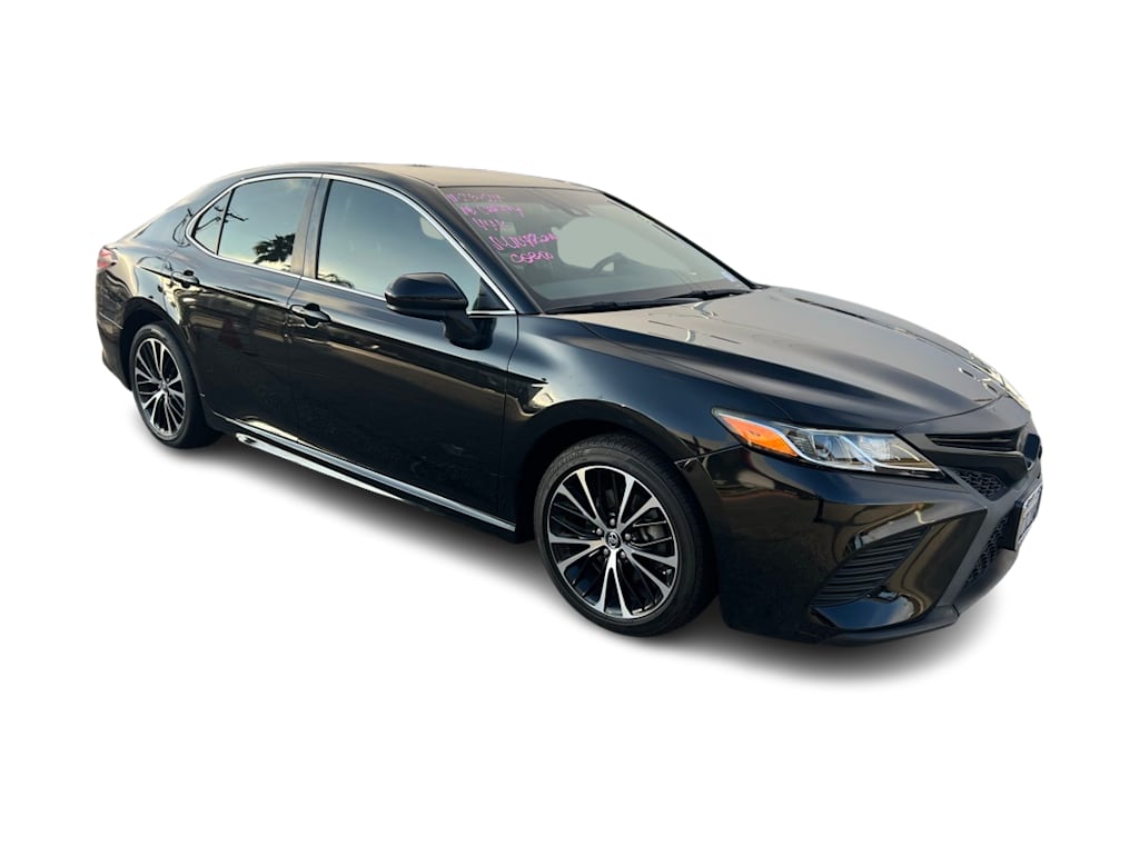 2018 Toyota Camry SE 10