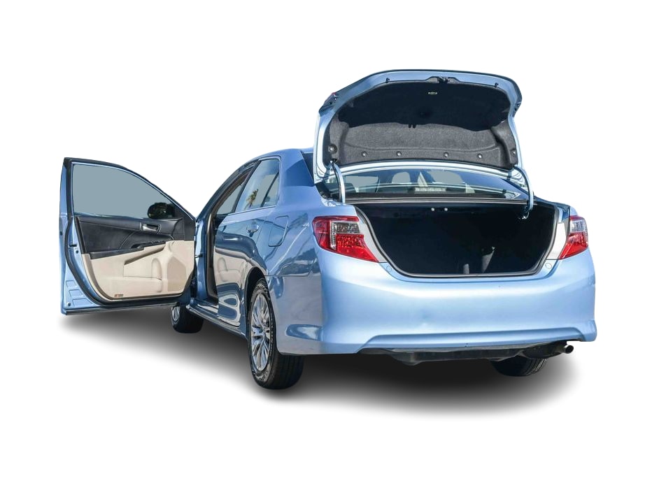 Thumbnail: 2012 Toyota Camry - 16