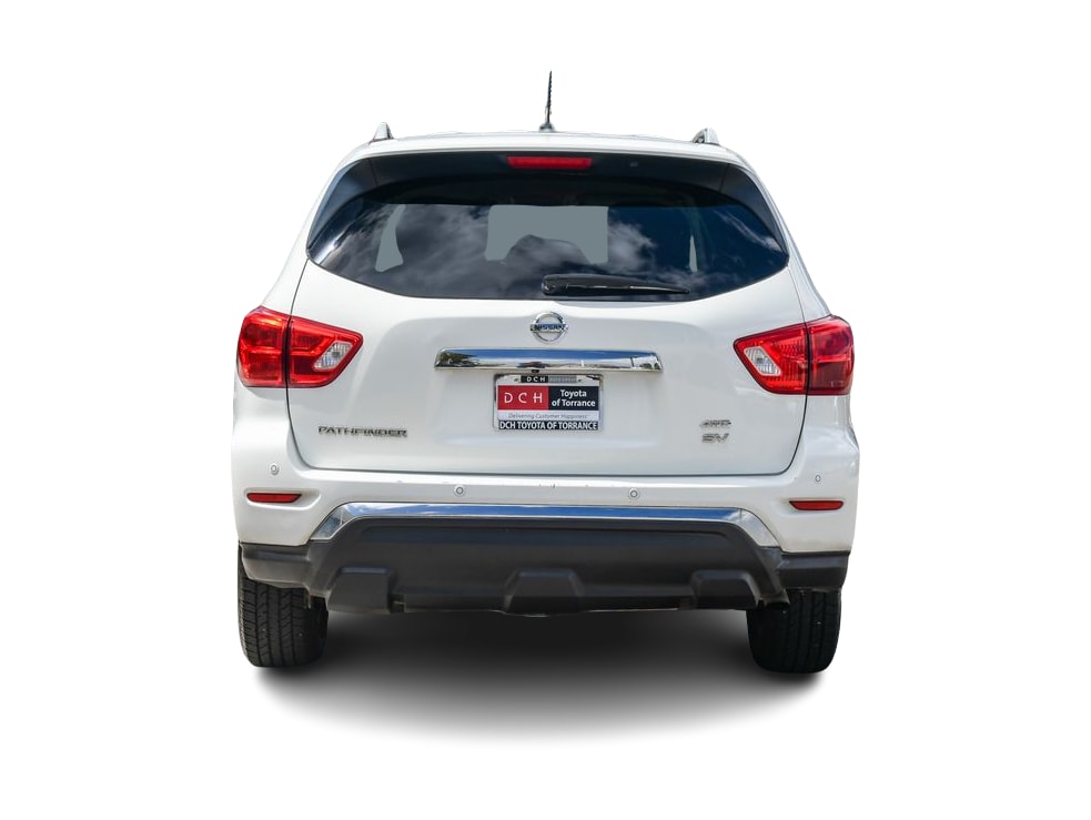 Thumbnail: 2017 Nissan Pathfinder - 4