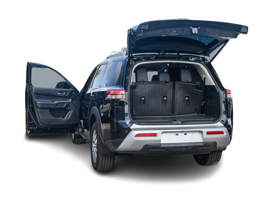 Thumbnail: 2023 Nissan Pathfinder - 16
